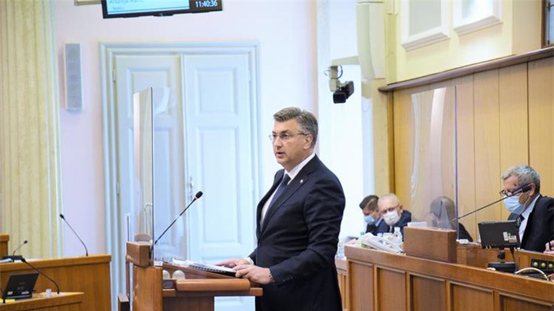 Premijer Plenković oporbenim zastupnicima: Vaš jedini korisni doprinos rješavanju Covid krize je to što ste se cijepili
